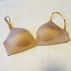 Victoria’s Secret Padded No Wire Bra